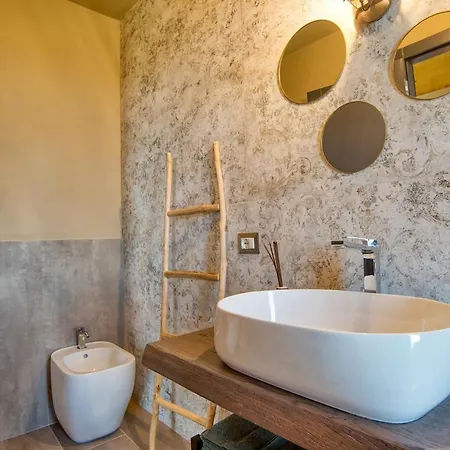 Deluxe Around Tuscan Hills With View